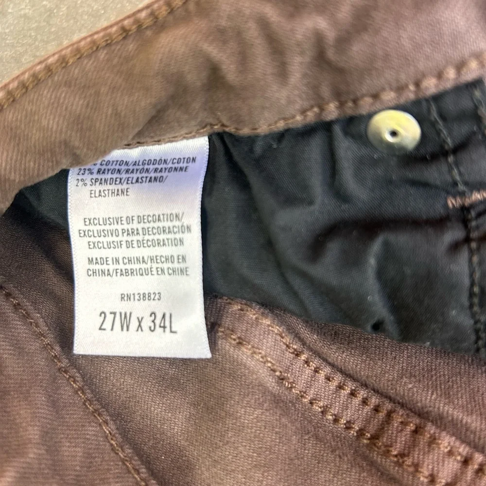 Shyanne Slim Straight Jeans in Rust Brown